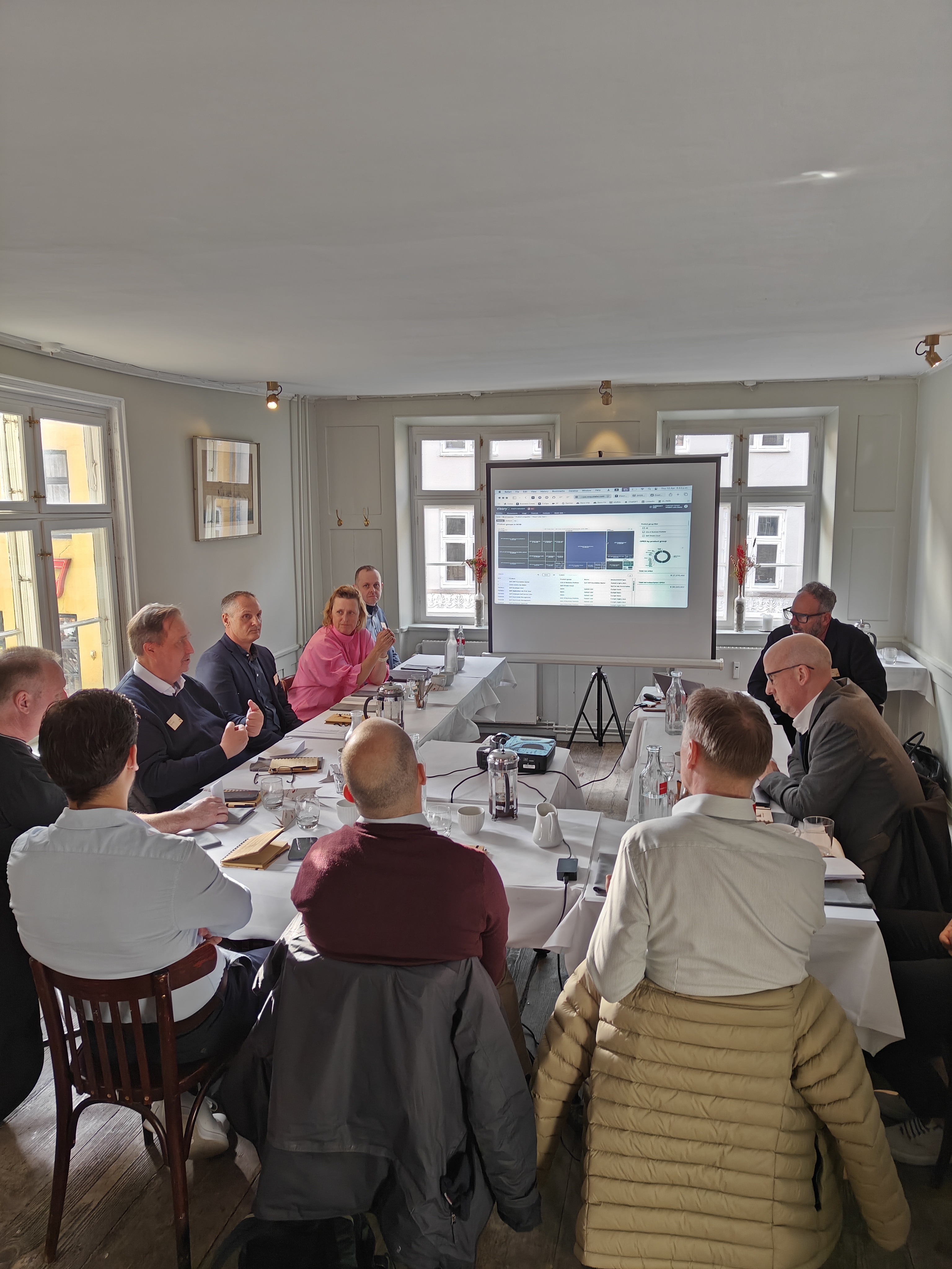 Illustration of IT consultancy services including Microsoft, Oracle, and SAP.